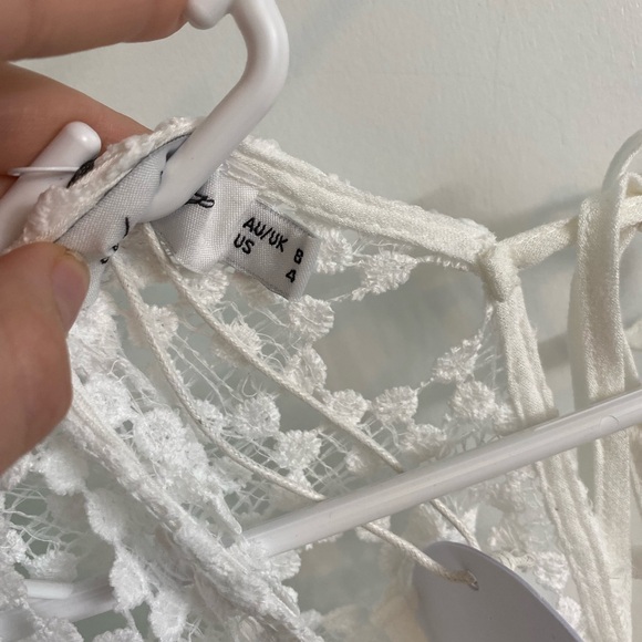 Elegant White Lace Women Dress - Picture 7 of 8